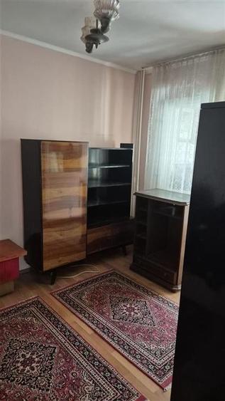 Apartament cu 3 camere decomandat în Nufărul