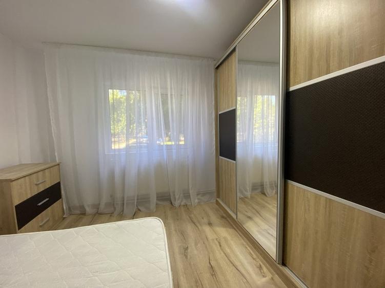 Apartament cu 3 camere decomandat, mobilat în Central