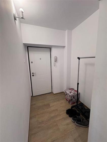 Apartament cu 4 camere decomandat, mobilat în Olteniței