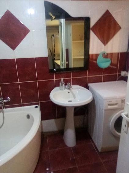Apartament cu 2 camere decomandat în Mijlocenii Bârgăului