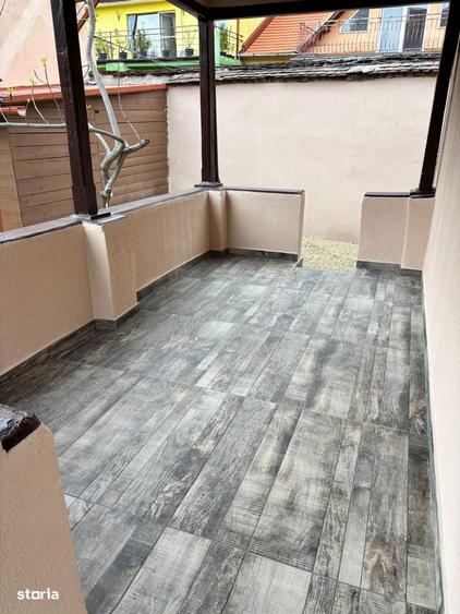 Casă cu 4 camere cu Teren 334 Mp în Central