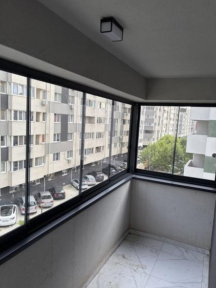 Garsonieră decomandată în Roșu