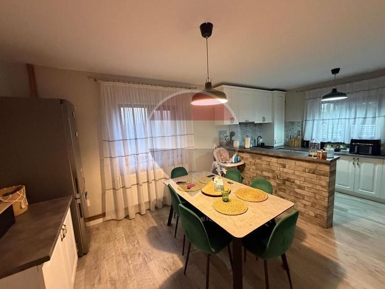 Casă individuală cu 5 camere cu Teren 331 Mp în Bariera Vâlcii