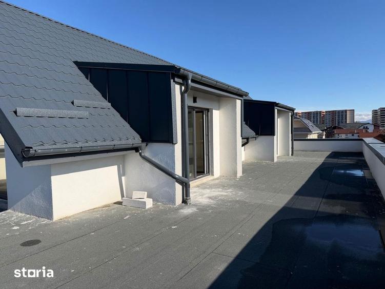 Apartament cu 4 camere în Tractorul