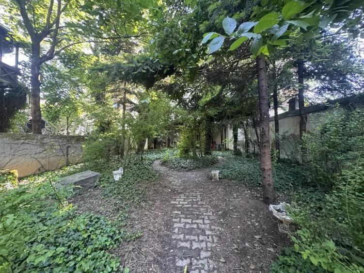 Casă cu Teren 877 Mp în Grădina Icoanei