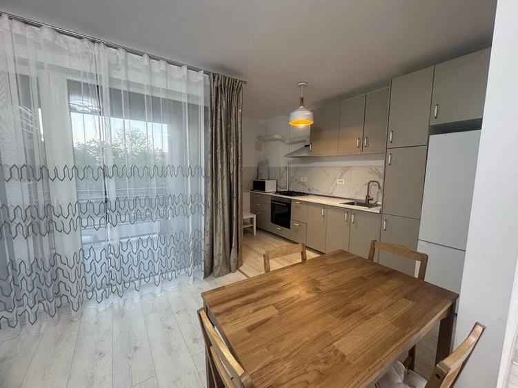 Apartament cu 3 camere decomandat în Aradului