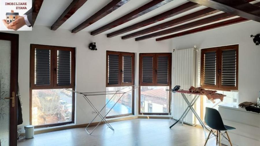 Casă cu 6 camere cu Teren 400 Mp în 13 Septembrie