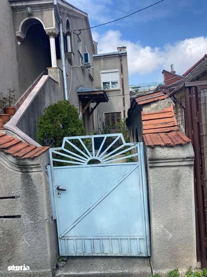 Apartament cu 3 camere în Decebal
