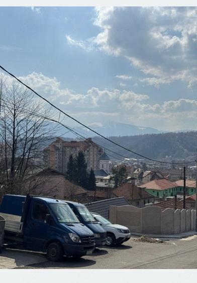 Teren de 800 mp, în Petros