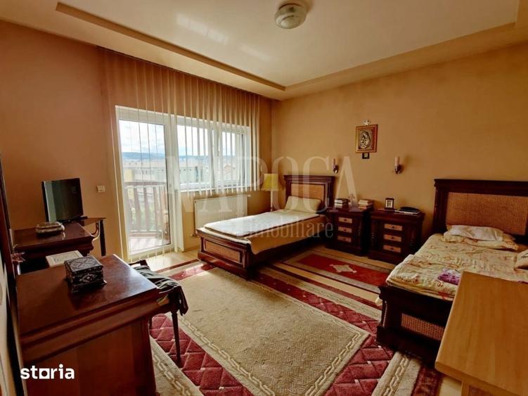 Casă cu 10 camere cu Teren 3090 Mp în Baciu