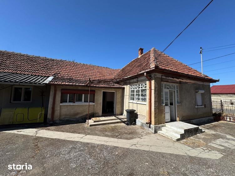 Casă cu 4 camere cu Teren 1440 Mp în Vetiș