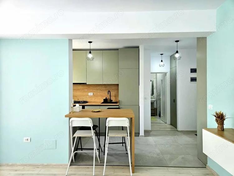 Apartament cu 2 camere decomandat în Tractorul