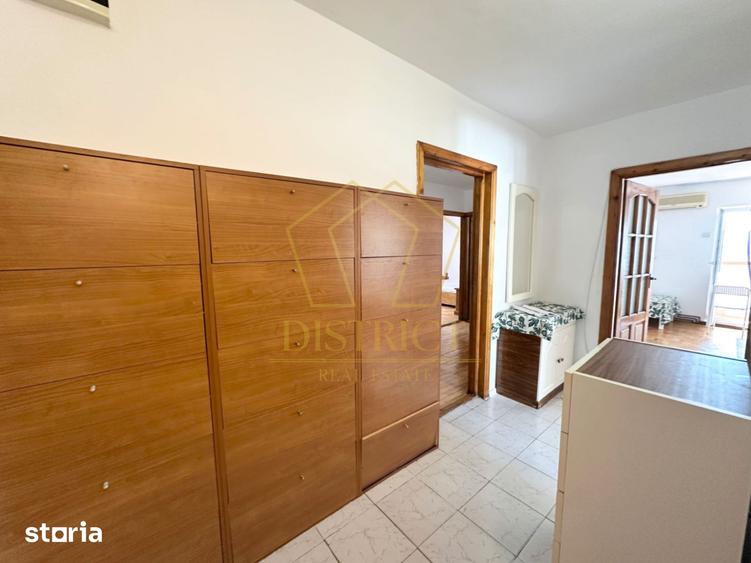 Apartament cu 3 camere decomandat în Dacia