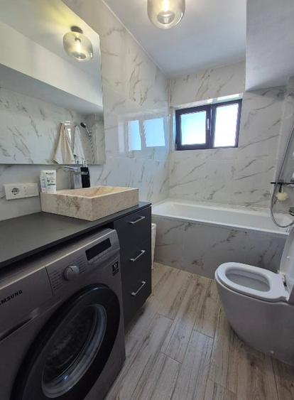 Apartament cu 3 camere decomandat, mobilat în Central
