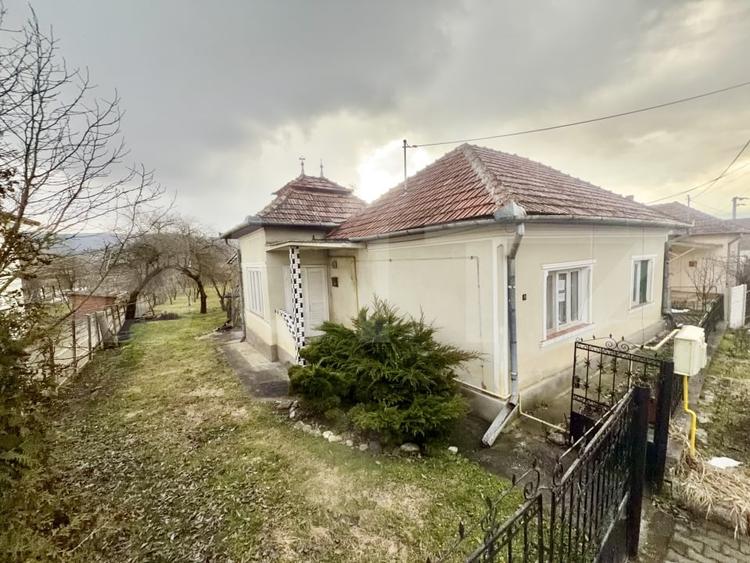 Casă individuală cu 4 camere cu Teren 1400 Mp în Ocna Mureș