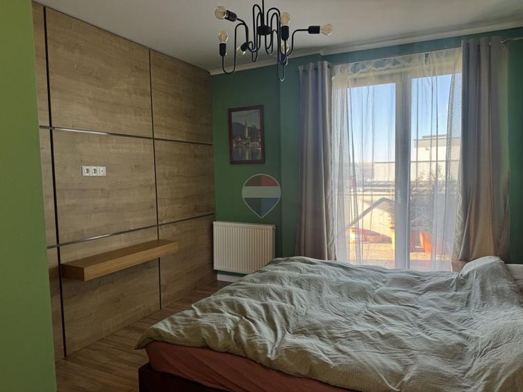 Apartament cu 3 camere semidecomandat, mobilat în Bună Ziua