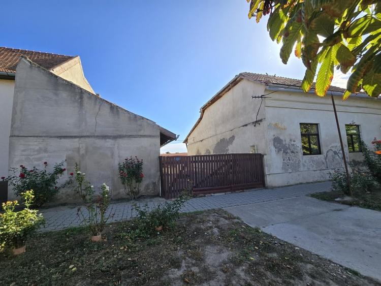 Casă individuală cu 3 camere cu Canalizare în Cenad