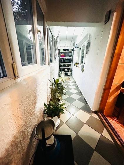 Apartament cu 3 camere semidecomandat în Colentina