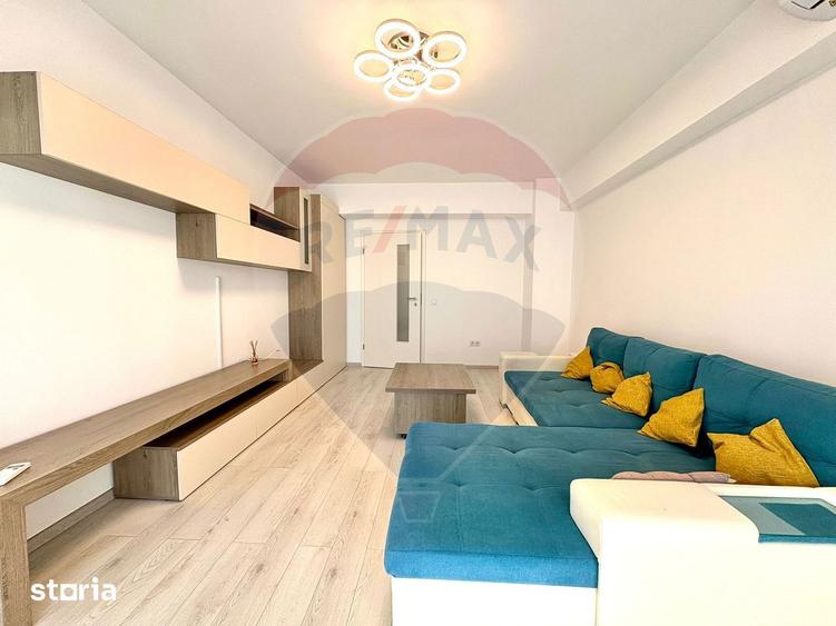 Apartament cu 3 camere decomandat, mobilat în Tractorul
