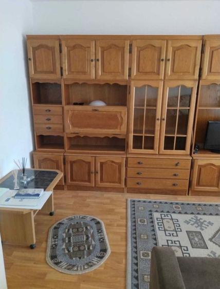 Garsonieră decomandată în Sub Arini