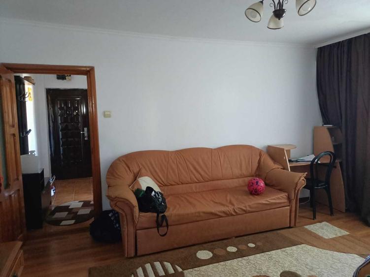 Apartament cu 2 camere semidecomandat în Poarta 6