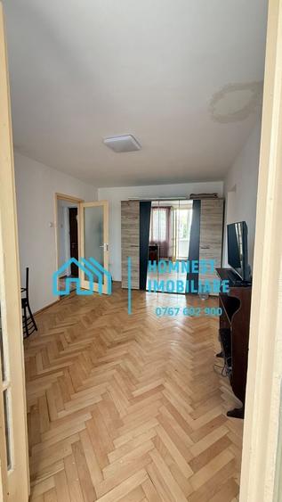 Apartament cu 3 camere semidecomandat, mobilat în P-ța Amzei