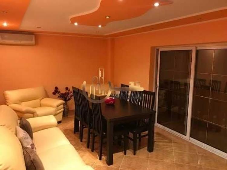 Apartament cu 4 camere decomandat în Central