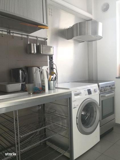 Apartament cu 3 camere semidecomandat în Gara de Nord