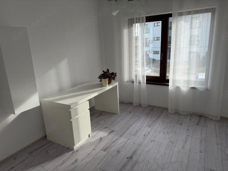 Casă cu 5 camere cu Teren 350 Mp în Giroc