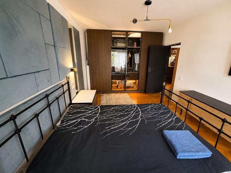 Apartament cu 3 camere decomandat în Giurgiului