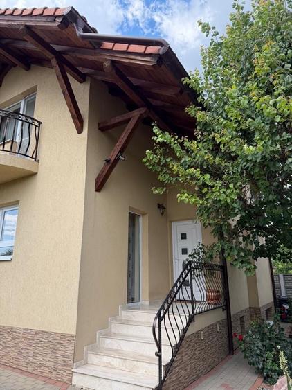 Casă cu 4 camere în Cetate