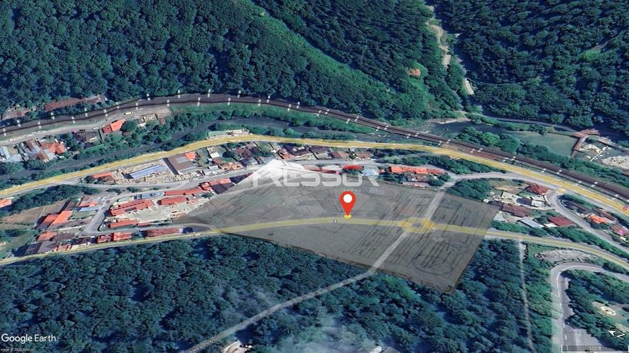 Teren Construcții intravilan de 300 mp, în Central