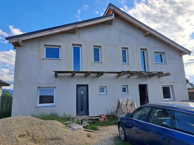 Casă cu 4 camere cu Teren 800 Mp în Bod