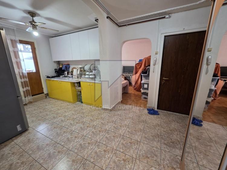 Apartament cu 3 camere decomandat, mobilat în Rahova