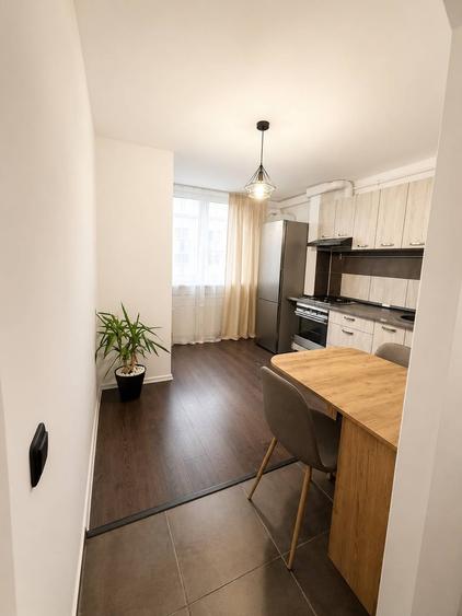 Garsoniera confort I, 30mp, etaj intermediar, dinisata modern, cu centrala termica, mobilata si util - 1