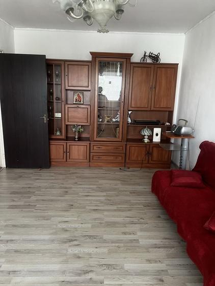 Apartament cu 3 camere decomandat în Pantelimon