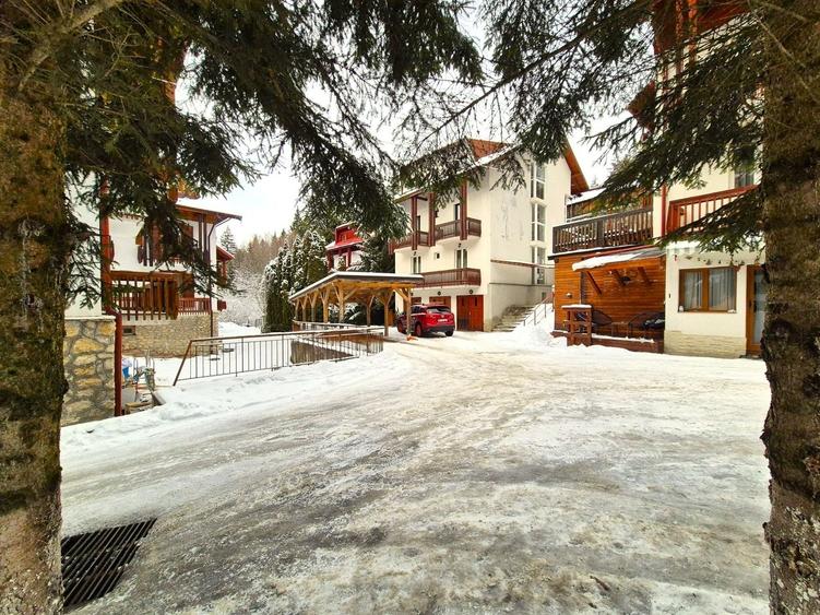 Apartament cu 3 camere decomandat în Poiana Brașov