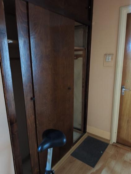Apartament cu 3 camere decomandat în Sârbi