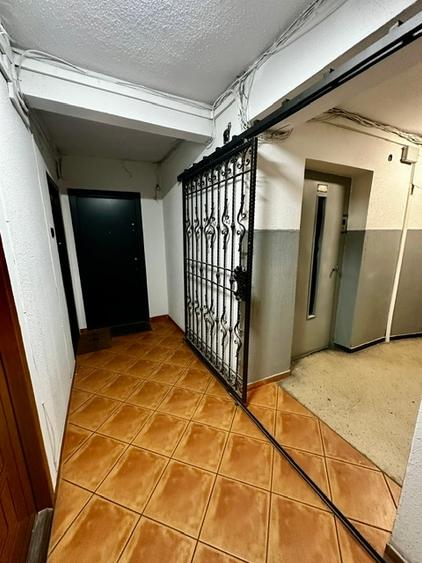 Apartament cu 3 camere semidecomandat în Universitate