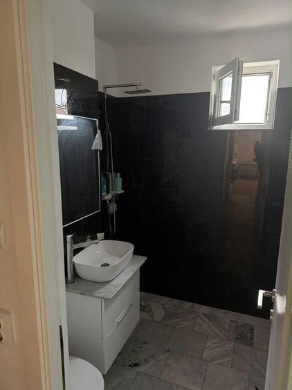 Apartament cu 4 camere decomandat în Exterior Vest