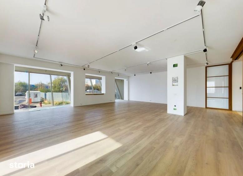Spațiu comercial, de 1,125 mp, în Pajura