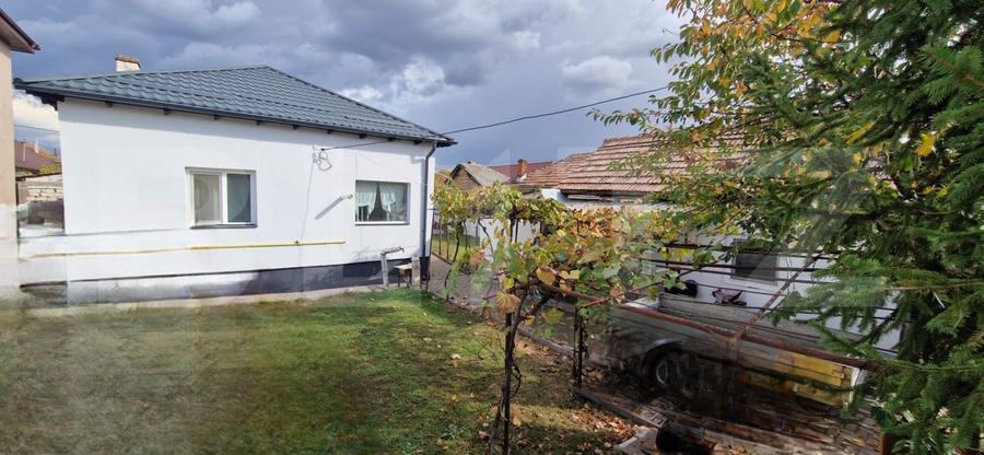 Casă individuală cu 6 camere cu Canalizare în Lascăr Catargiu