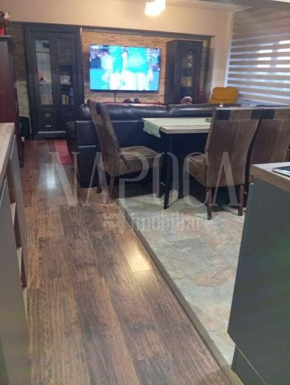Apartament cu 4 camere decomandat în Dacia