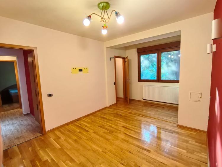Apartament cu 4 camere decomandat, mobilat în Take Ionescu