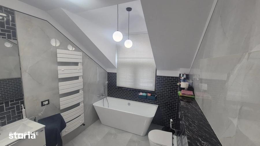 Casă cu 6 camere cu Teren 653 Mp în Exterior Est