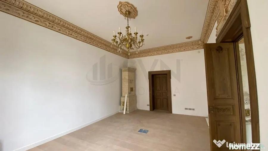 Casă cu 7 camere cu Teren 600 Mp în Grădina Icoanei
