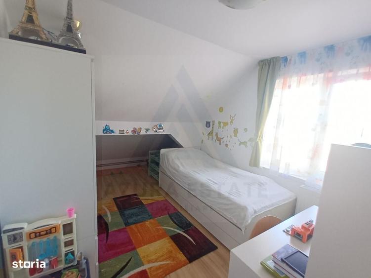 Casă cu 4 camere în Șelimbăr