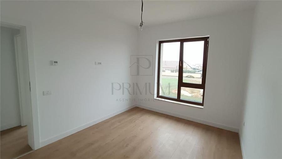 Duplex cu 5 camere cu Canalizare în Dumbrăvița