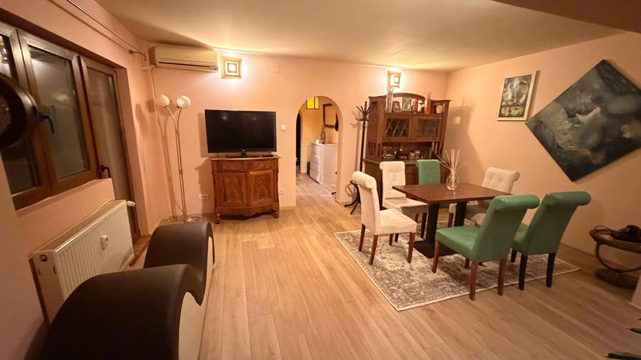 Apartament cu 2 camere decomandat în Polonă