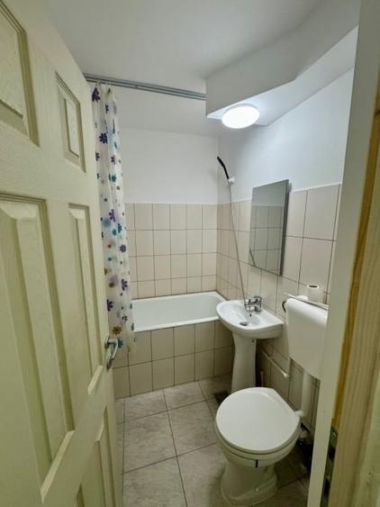 Apartament cu 2 camere semidecomandat în Baza 3